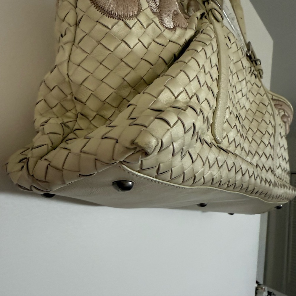 Bottega Veneta Cream Woven Leather Tote with Decorative Trim - Picture 6 of 15